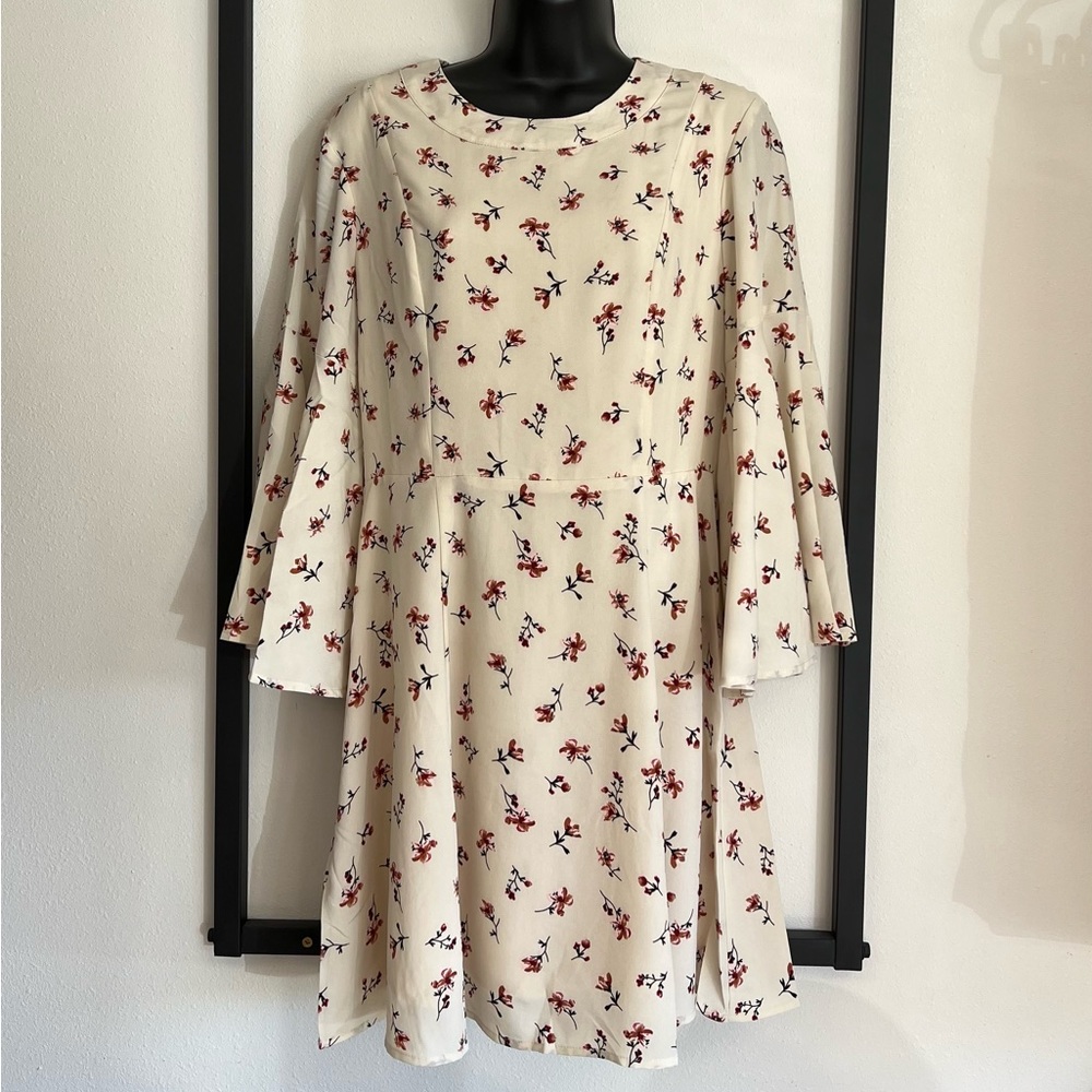 NWT Crème Dress with Flower Print